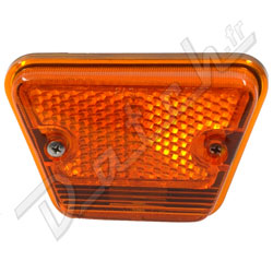 FEU LATERAL TYPE LUCAS (L826) TR6 "STRIE" (GAUCHE)