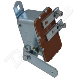 THROTTLE SWITCH- OVERDRIVE (Equiv 1B2837 ou 141-050)